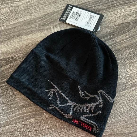 ARC’TERYX HAUL. Sizes are M,L for the pink jacket (women) - Picture 8 of 16